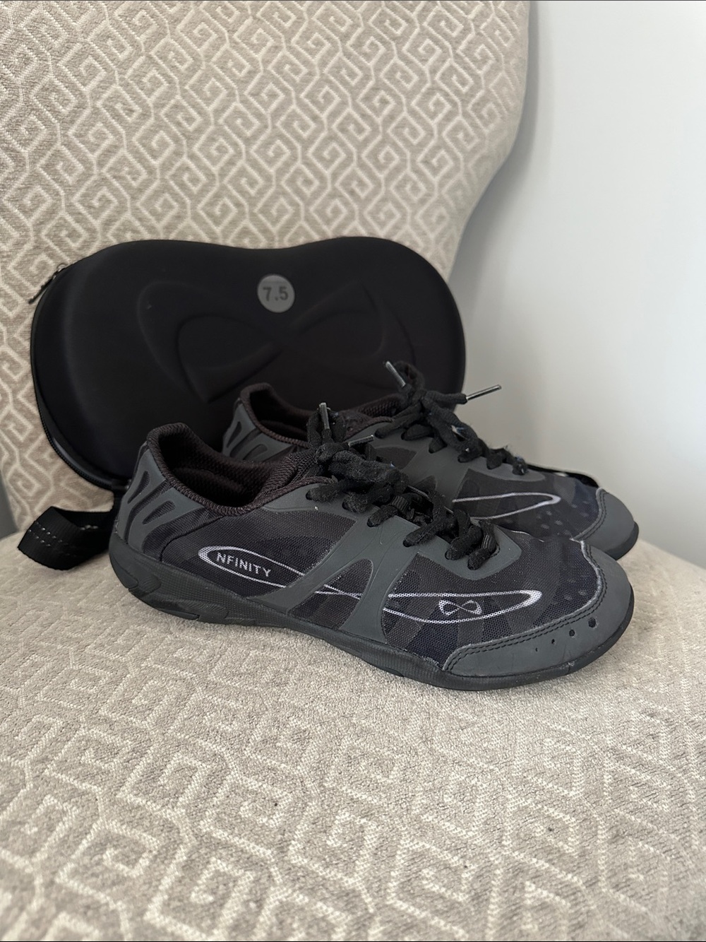 Nfinity Vengeance black all star cheer sneakers size 7.5
